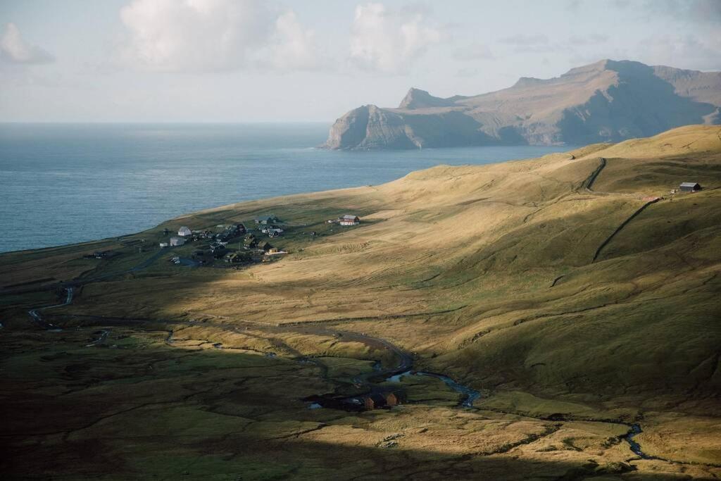 Múlafossur Cottage No 3 by Famous Waterfall in Gásadalur Exterior foto